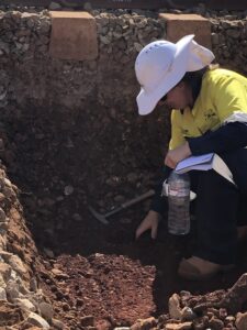 Traditional Potholing Approach - Geologist in Pilbara