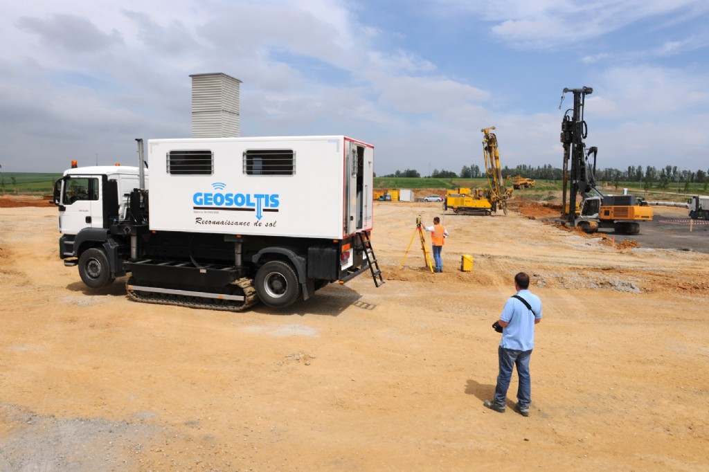 CPT Track Truck Cone Penetration Test A.P. van den Berg CPT Track Truck Cone Penetration Test A.P. van den Berg