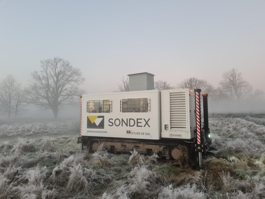 CPT Crawler Hyson 200KN A.P. van den Berg Sondex CPT Crawler Hyson 200KN A.P. van den Berg Sondex