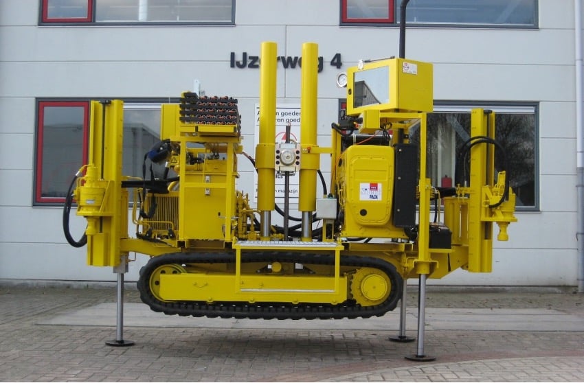 Midi CPT Crawler Cone Penetration Test A.P. van den Berg