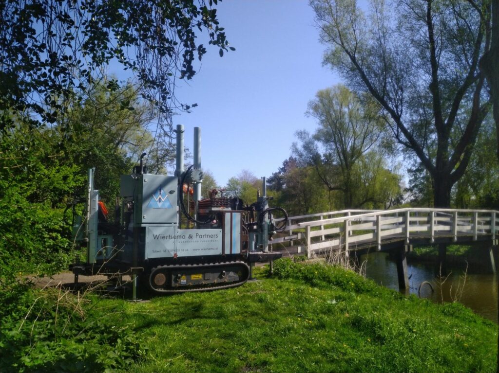 Midi Crawler CPT A.P. van den Berg Wiertsema Bridge
