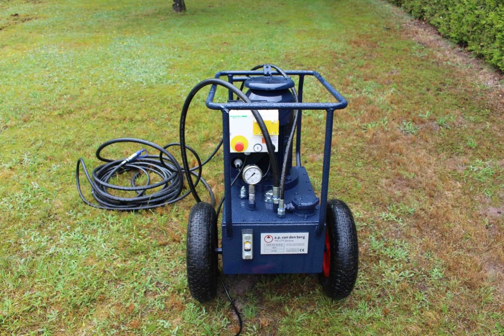 Portable CPT Electrical Hydraulic Power Pack for Hyson 100kN-LW Portable CPT Electrical Hydraulic Power Pack for Hyson 100kN-LW A.P. van den Berg