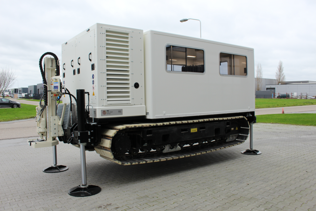 CPT Crawler Hyson 200KN A.P. van den Berg CPT Crawler Hyson 200KN A.P. van den Berg